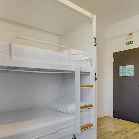 Hostellicious * فارو