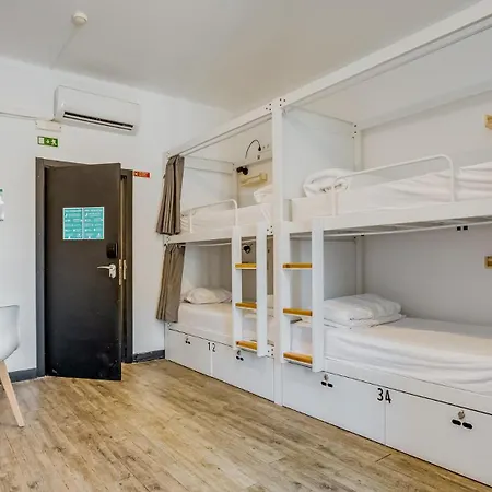 Hostellicious بيت شباب