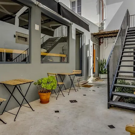 Hostellicious بيت شباب *