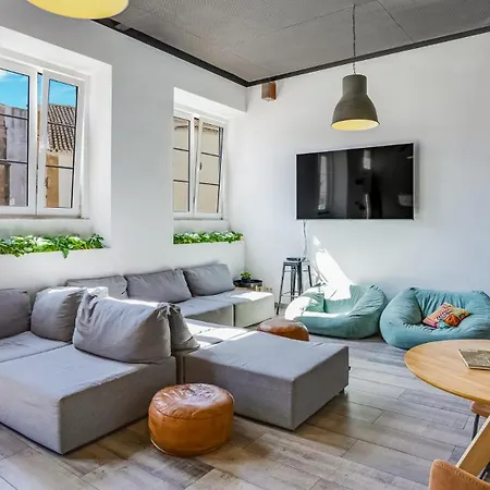 Hostellicious بيت شباب فارو
