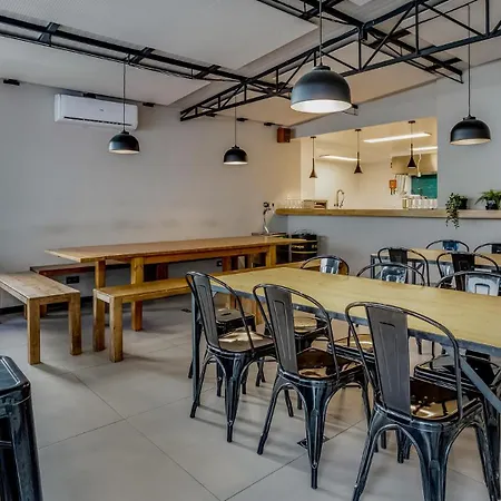 بيت شباب Hostellicious فارو