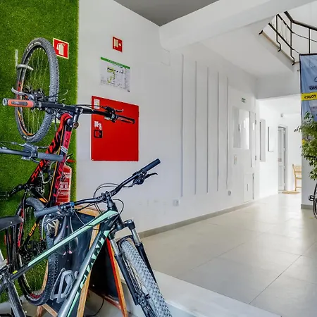 Hostellicious Hostal *