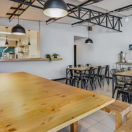 Hostellicious * Фару