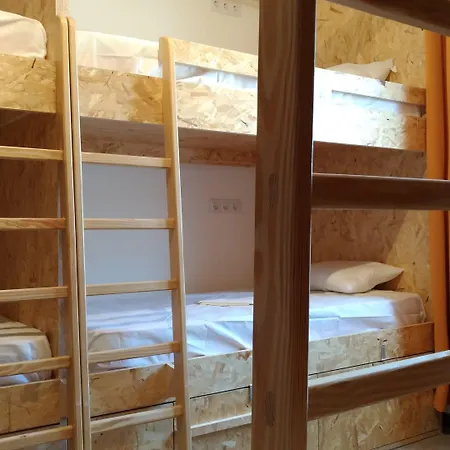 Hostellicious * Фару