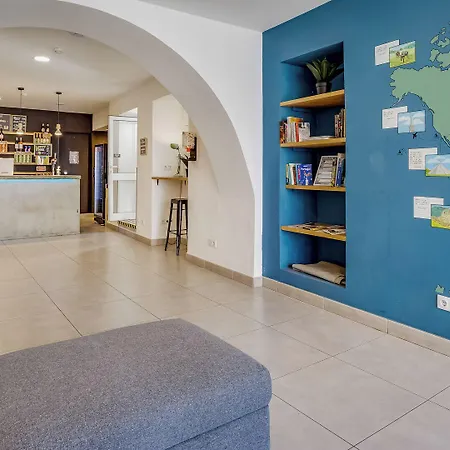 Hostellicious