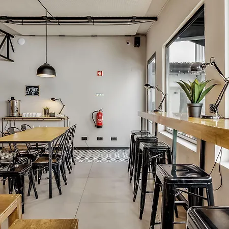 Hostellicious ホステル *