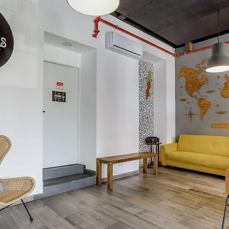 Hostellicious Хостел