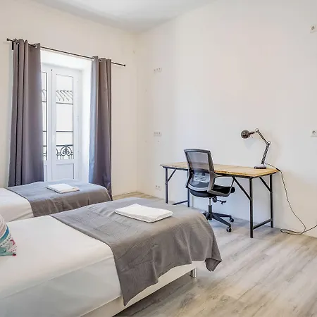 Hostellicious * Фару