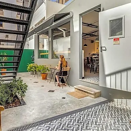 Hostellicious