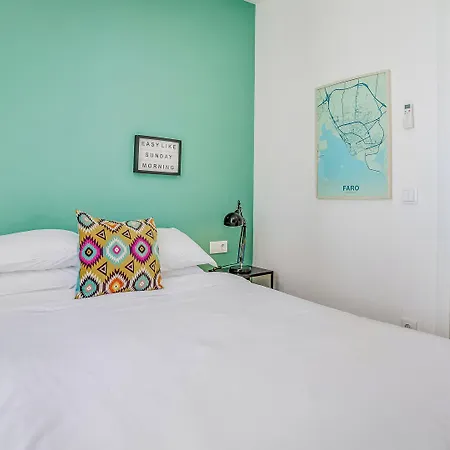 Hostellicious Hostel *